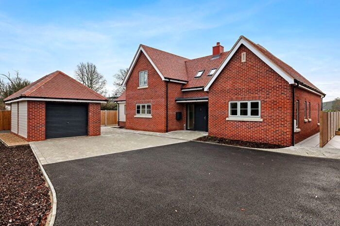 3 Bedroom Chalet For Sale In Frinton Road, Thorpe-Le-Soken, Clacton-On-Sea, CO16