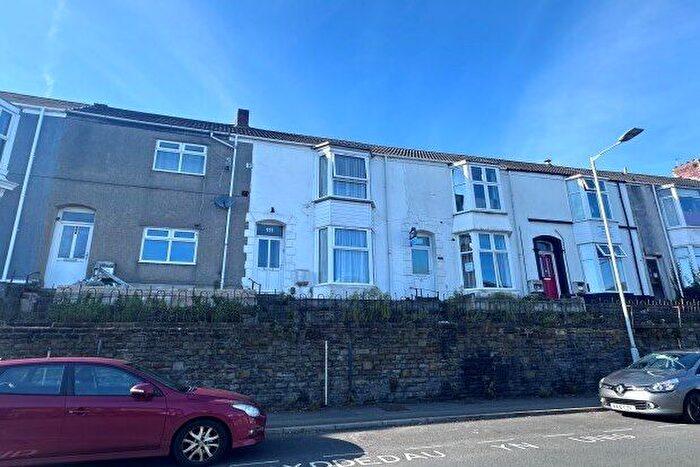 3 Bedroom End Of Terrace House To Rent In King Edward's Road, Abertawe, SA1