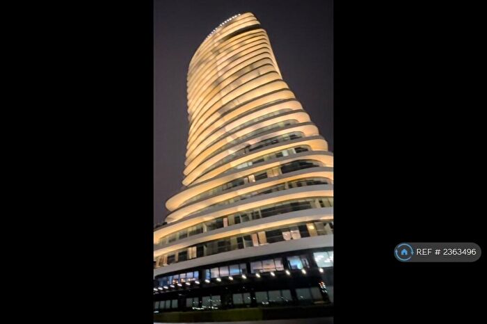 3 Bedroom Flat To Rent In Lombard Wharf, London, SW11