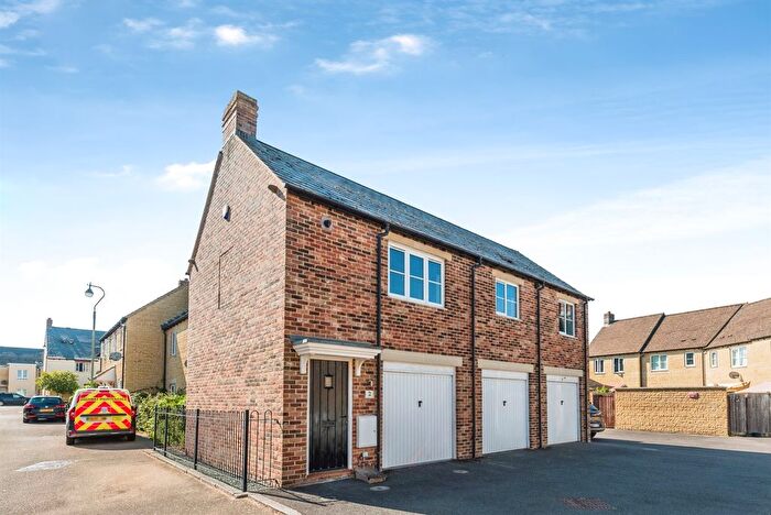 2 Bedroom Semi-detached House For Sale In Poppy Terrace, Carterton, OX18
