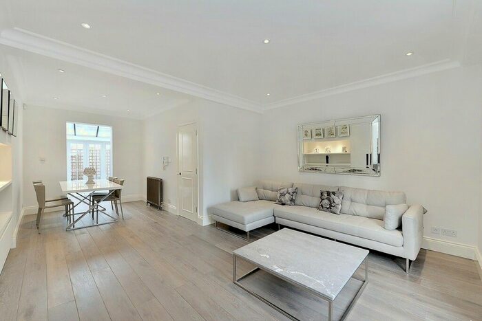 2 Bedroom Flat To Rent In Old Brompton Road, South Kensington, SW7