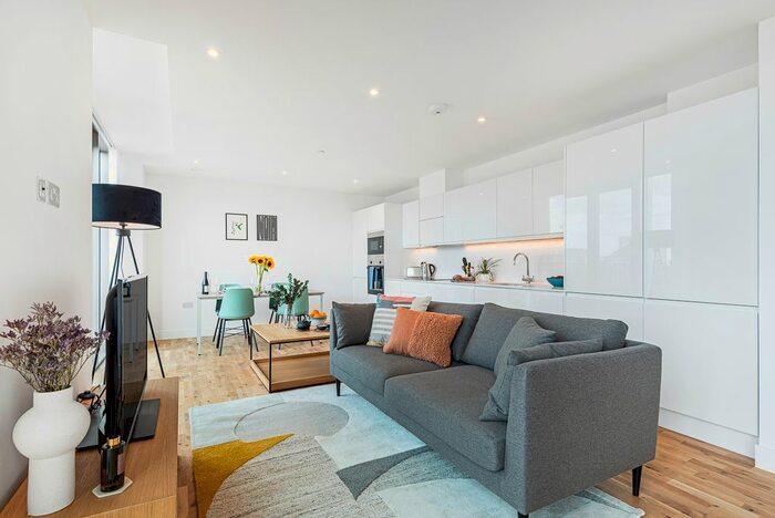 1 Bedroom Flat To Rent In Queens Road, Reading, RG1