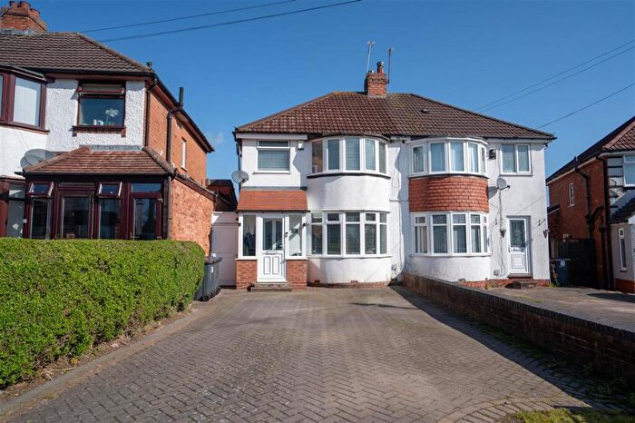 3 Bedroom Semi Detached House For Sale In Eltonia Croft, Birmingham, B26