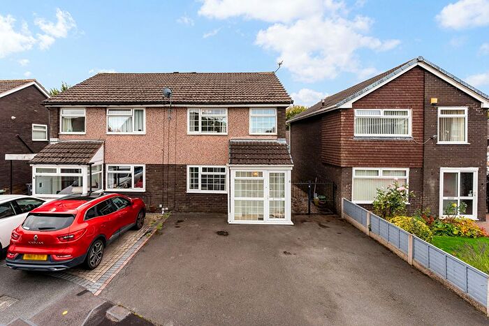 3 Bedroom Semi-Detached House For Sale In Thirsk Close, Runcorn, WA7