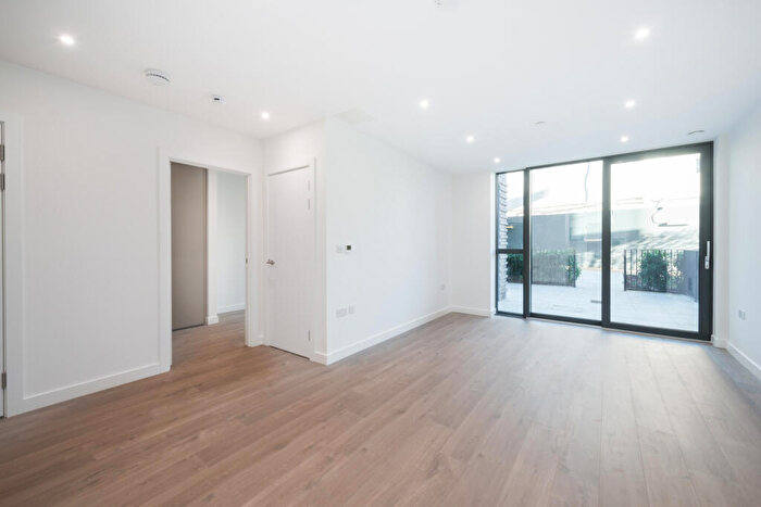 1 Bedroom Apartment To Rent In Willowbrook House, Coster Avenue, London, N4