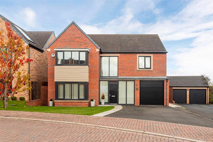 4 Bedroom Detached House For Sale In Fenchurch Close, Five Mile Park, NE13