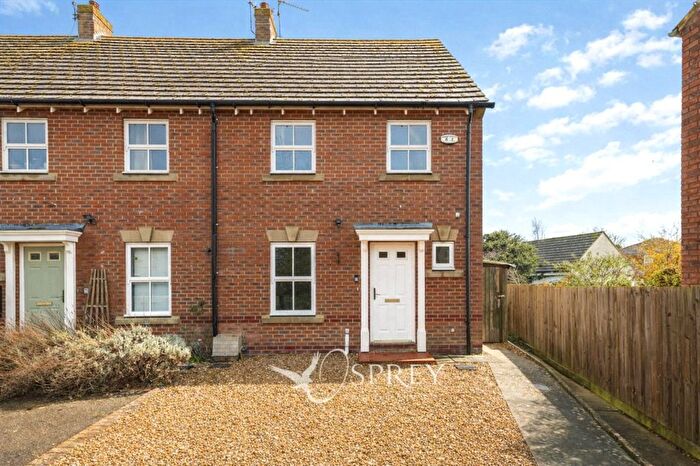 4 Bedroom End Of Terrace House For Sale In Bevan Close, Warmington, Northamptonshire, PE8