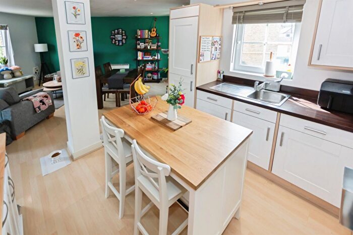 2 Bedroom Flat For Sale In Dickens Heath Road, Shirley, Solihull, B90