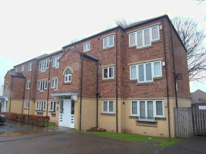 2 Bedroom Flat To Rent In Windsor Court, Bramley, Leeds, West Yorkshire, Uk, LS13