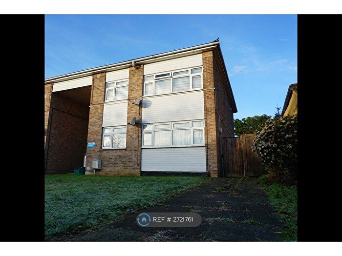 2 Bedroom Flat To Rent In Saxville Road, Orpington, BR5