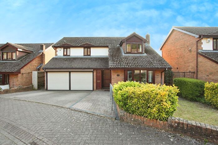 4 Bedroom Detached House For Sale In Oakfield Gardens, Machen, Caerphilly, CF83