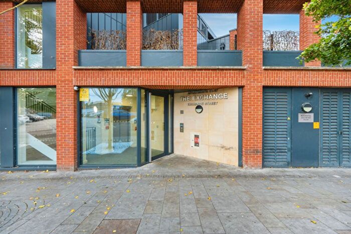 2 Bedroom Flat For Sale In Exchange Street, Aylesbury, HP20