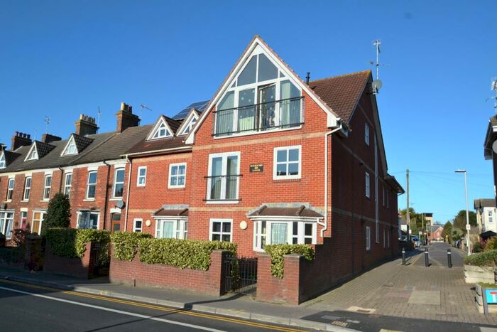 1 Bedroom Flat To Rent In Poole, BH15