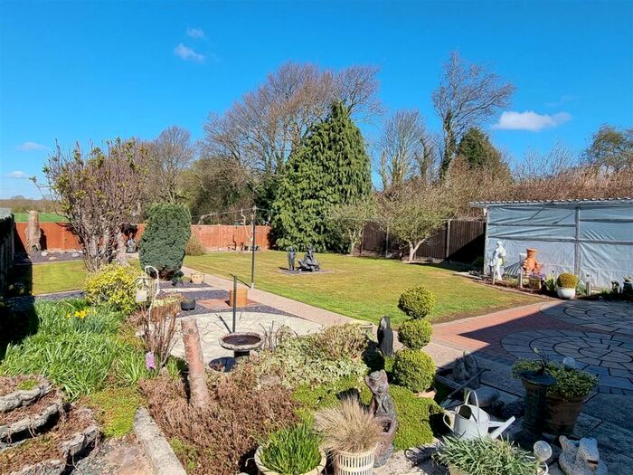 2 Bedroom Bungalow For Sale In Mansfield Road, Warsop, Mansfield, NG20