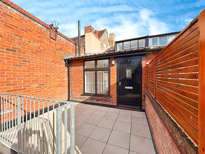 2 Bedroom Apartment For Sale In Wingfield Street, Ipswich, Suffolk, IP4