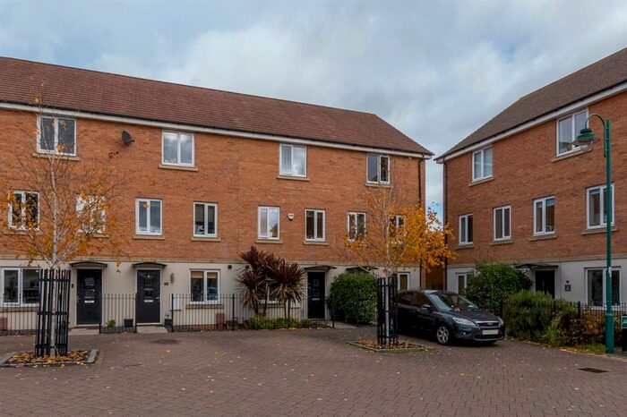 4 Bedroom Terraced House To Rent In Farrow Avenue, Hampton Vale, Peterborough, PE7