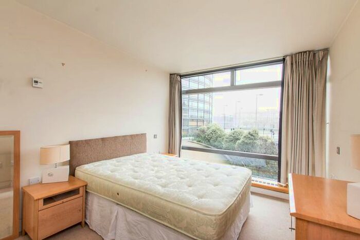 2 Bedroom Flat To Rent In Albert Embankment, Waterloo, London, SE1