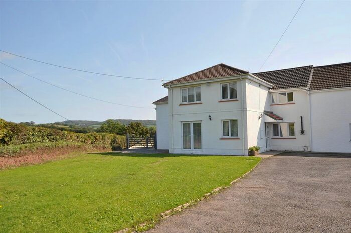 3 Bedroom End Of Terrace House For Sale In Pontantwn, Kidwelly, SA17