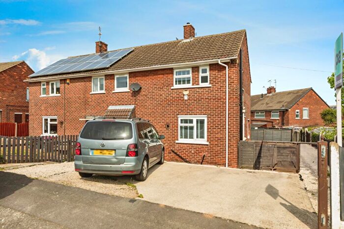 3 Bedroom Semi-Detached House For Sale In Hollywell Close, Rawmarsh, Rotherham, S62