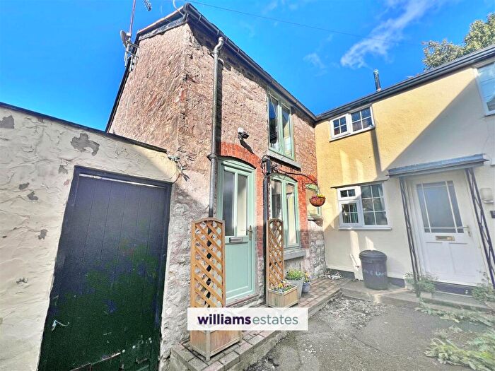 3 Bedroom House For Sale In Love Lane, Denbigh, LL16