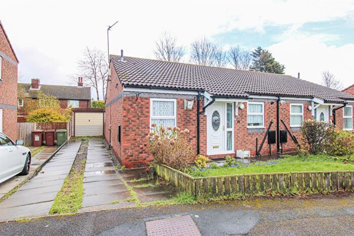2 Bedroom Semi-Detached Bungalow For Sale In Howden Way, Eastmoor, Wakefield, WF1