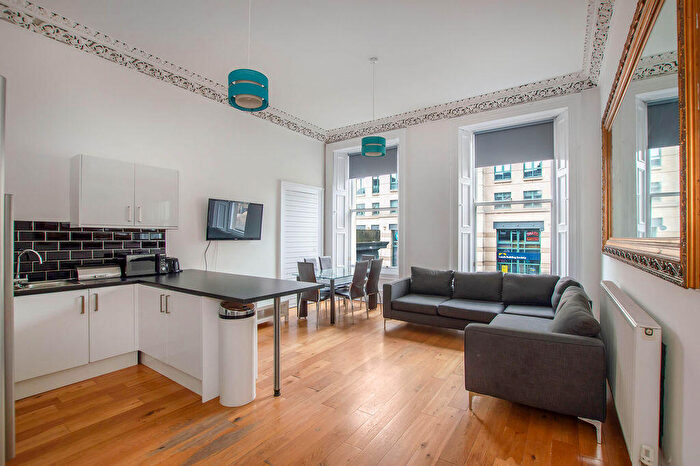 4 Bedroom Flat To Rent In L Lothian Road, Edinburgh, EH1