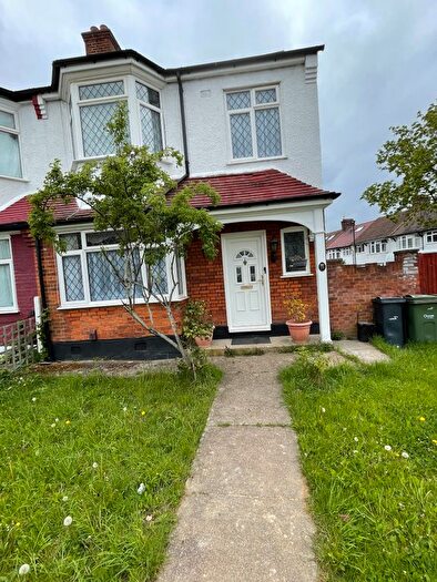 3 Bedroom End Of Terrace House To Rent In Leithcote Gardens, London, SW16