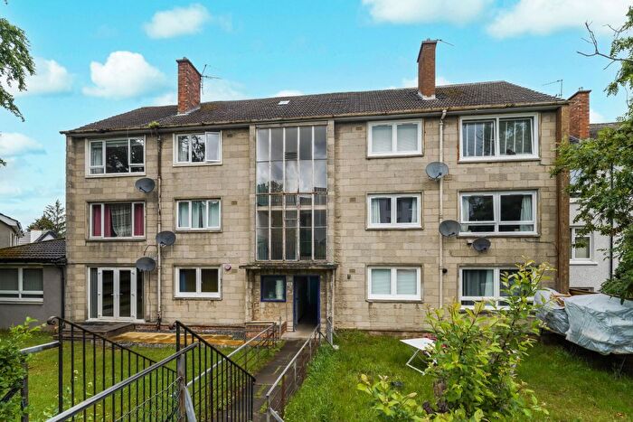 4 Bedroom Flat For Sale In - Oxgangs Farm Drive, Edinburgh, EH13