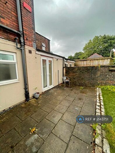 1 Bedroom Flat To Rent In Clarence Street, Royton, Oldham, OL2