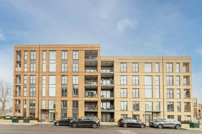 1 Bedroom Flat To Rent In Cowley Road, London, SW9