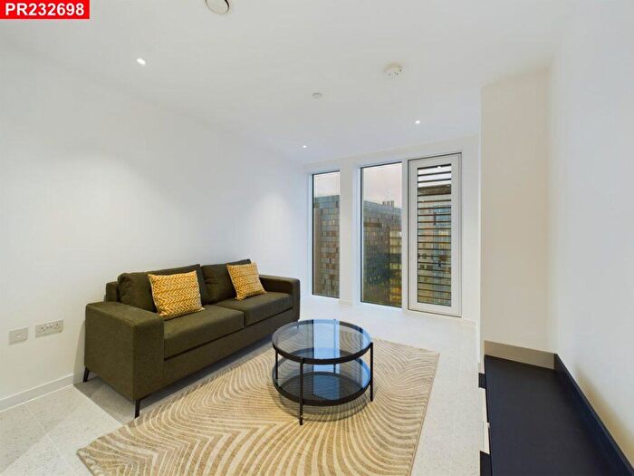 1 Bedroom Flat To Rent In Cendal Crescent, Whitechapel, – Bedroom Flat, E1