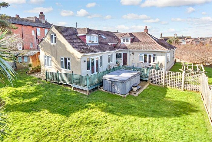 6 Bedroom Chalet For Sale In Elliston Road, Totland Bay, Isle Of Wight, PO39