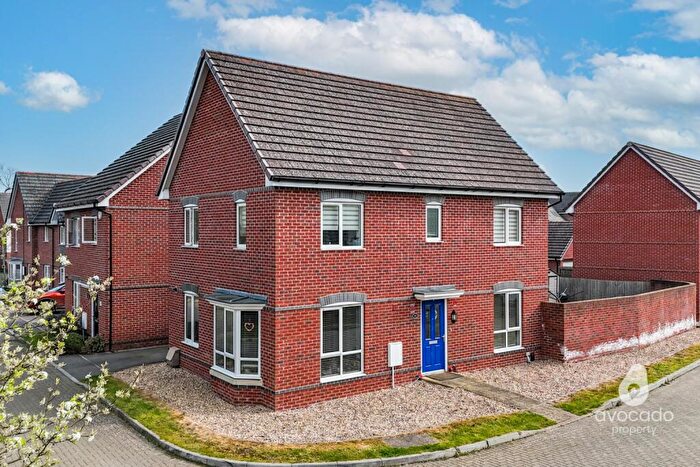 4 Bedroom Detached House For Sale In Albert Close, Spencers Wood, RG7