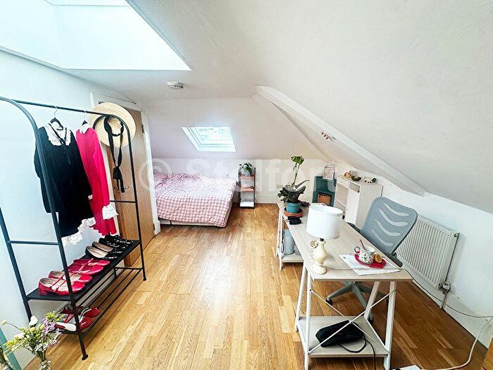 3 Bedroom Flat To Rent In Hillmarton Road, London, N7