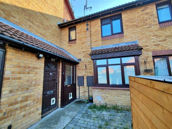 1 Bedroom House To Rent In Sunbury Court, Shoeburyness, Southend-On-Sea, SS3