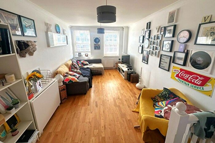1 Bedroom Flat To Rent In Weybridge, Surrey, KT13