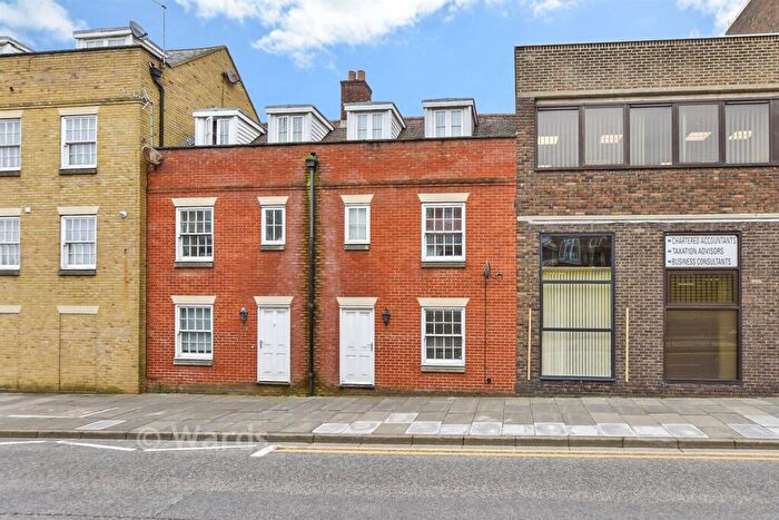 3 Bedroom Town House For Sale In Queens Courtyard, Dover, Kent, CT17