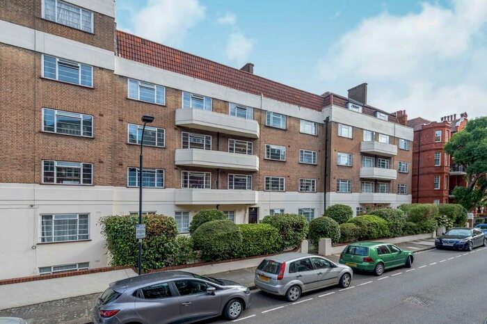 2 Bedroom Flat To Rent In Hamlet Gardens, London, W6
