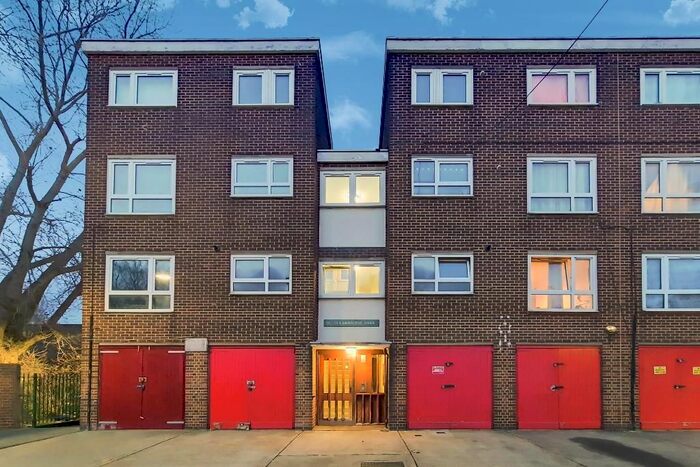 4 Bedroom Flat To Rent In Lambourne Gardens, Upney, London IG11