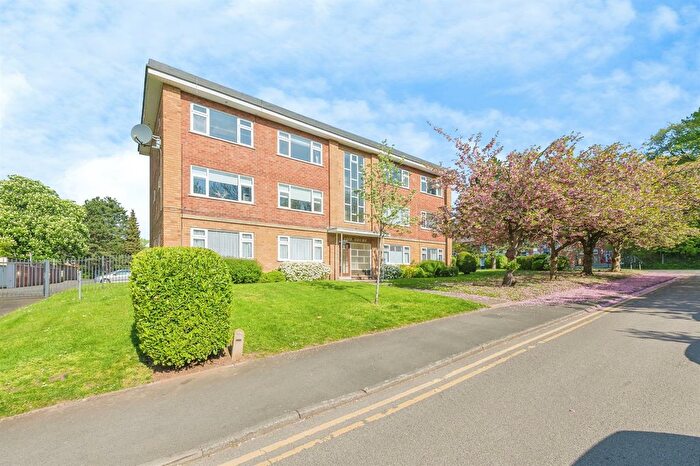 2 Bedroom Flat For Sale In Garrard Gardens, Sutton Coldfield, B73
