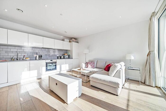 1 Bedroom Flat To Rent In Schooner Road, Royal Docks, London, E16