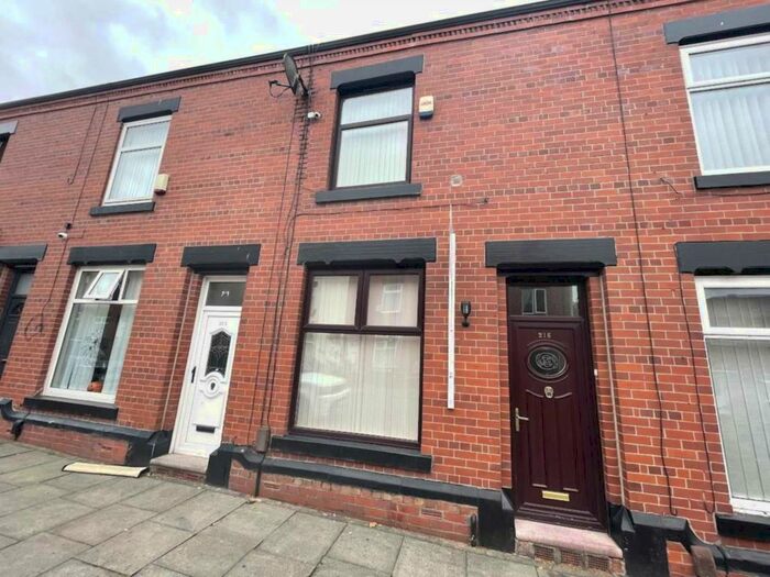 2 Bedroom Terraced House To Rent In London Road, Derker, OL1