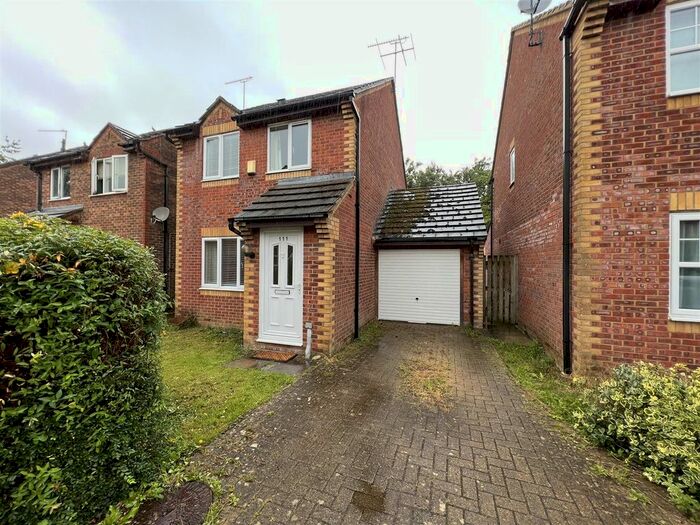 3 Bedroom Detached House To Rent In Dunsford Close, Swindon, SN1