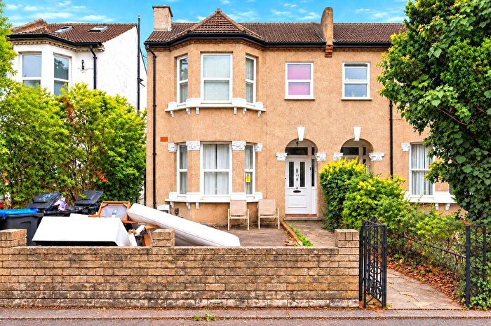 1 Bedroom Flat For Sale In Avondale Road, South Croydon, CR2