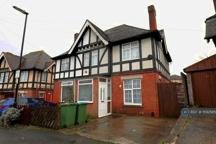 3 Bedroom Semi-Detached House To Rent In Rowan Close, Southampton, SO16