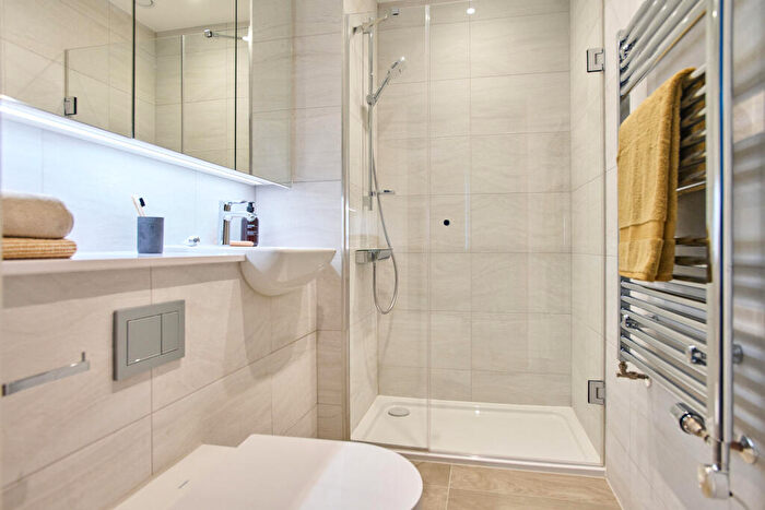 2 Bedroom Apartment To Rent In Approach House, Tottenham Hale London, N17