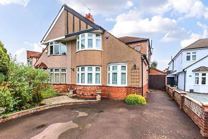 4 Bedroom Semi Detached House For Sale In Haddon Grove, Sidcup, DA15