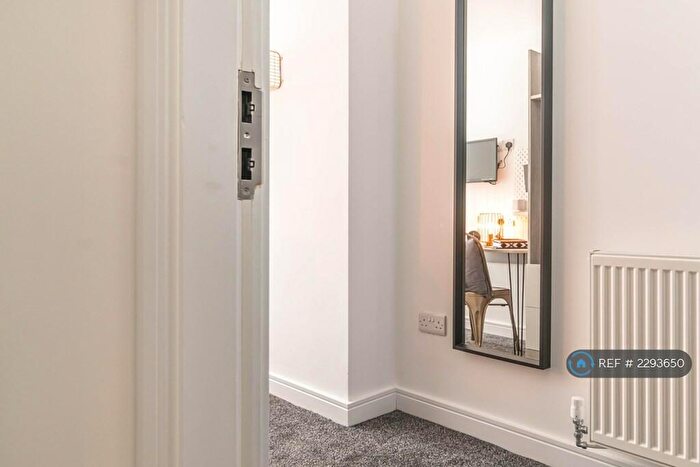 3 Bedroom Flat To Rent In Smithdown Road, Liverpool, L15