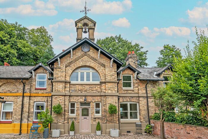 3 Bedroom Mews House For Sale In Walton Lea Cottages, Chester Road, Higher Walton, WA4