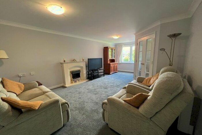 1 Bedroom Flat To Rent In Hadlow Road, Tonbridge, TN9